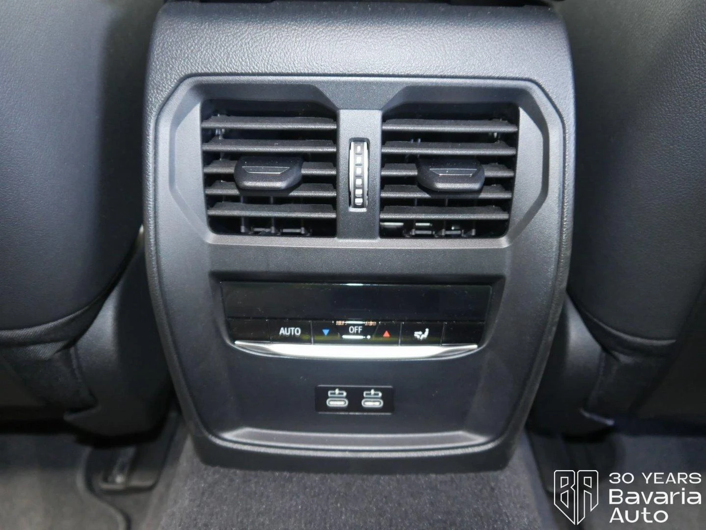 BMW i4 40 xDrive M Sport Paket  | Mobile.bg   14