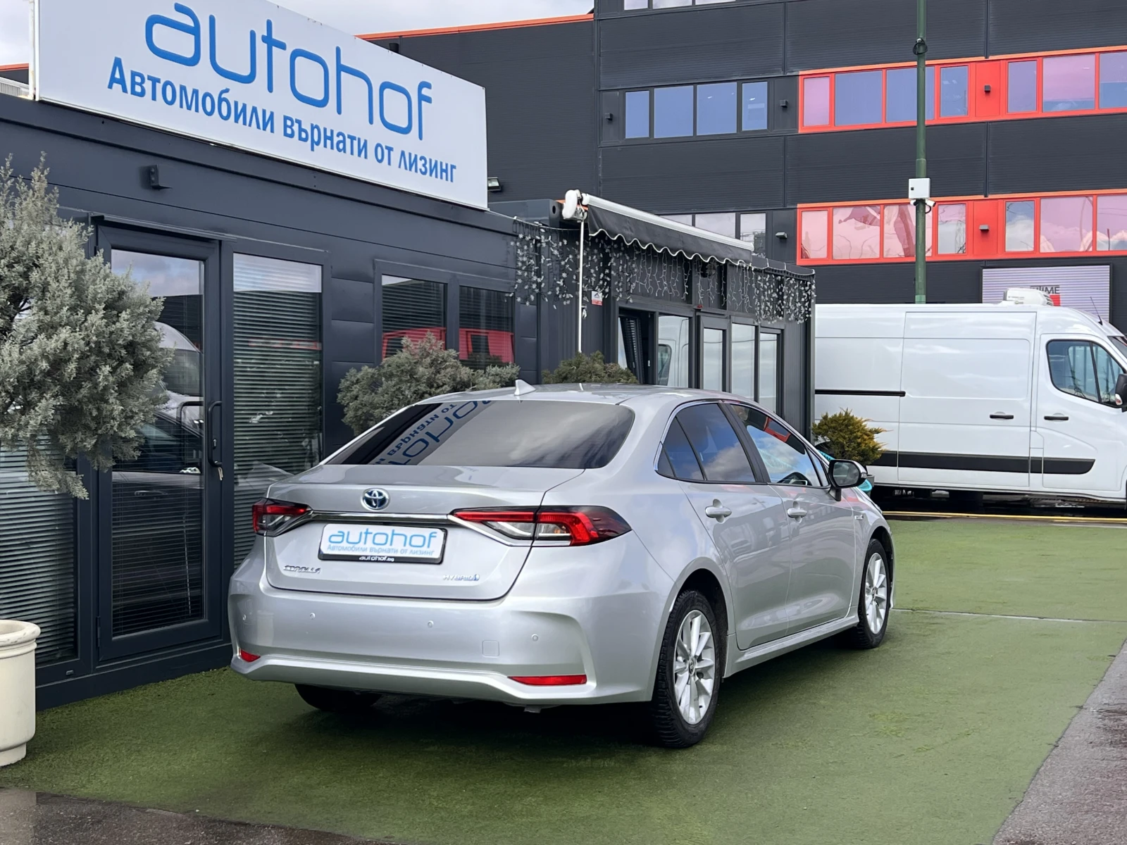 Toyota Corolla EXECUTIVE/1.8 HYBRID/122к.с./е-CVT/ГАРАНЦИЯ - изображение 4