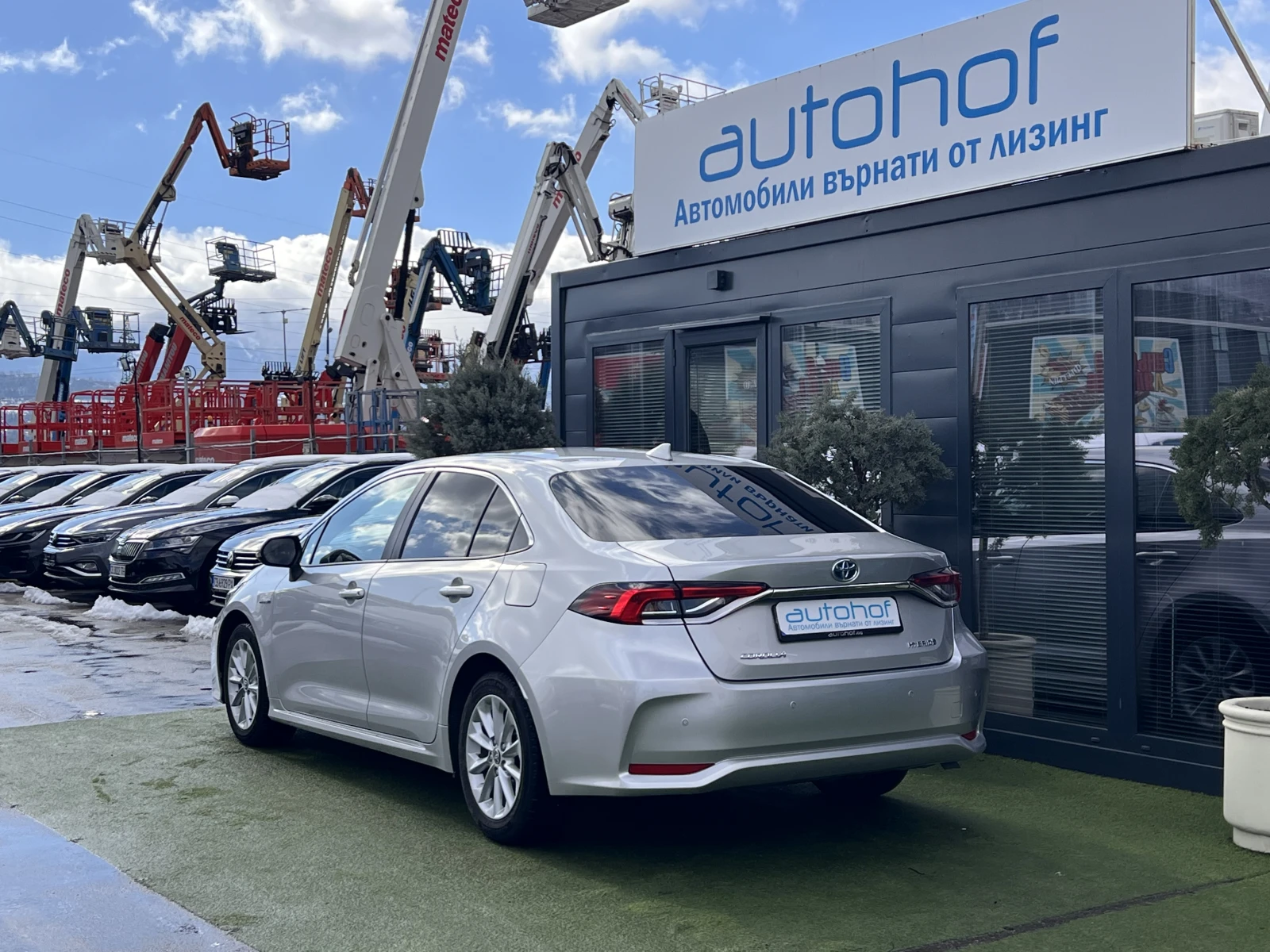 Toyota Corolla EXECUTIVE/1.8 HYBRID/122к.с./е-CVT/ГАРАНЦИЯ - изображение 3