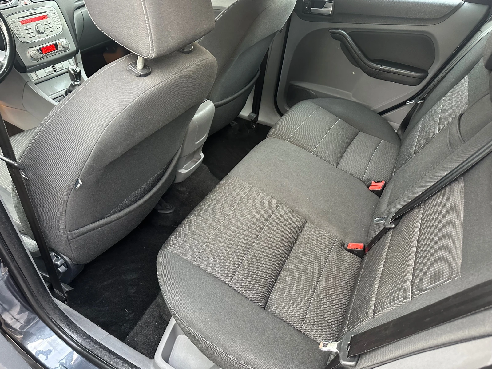 Ford Focus 1.8i TITANIUM , снимка 9 - Автомобили и джипове - 53714424