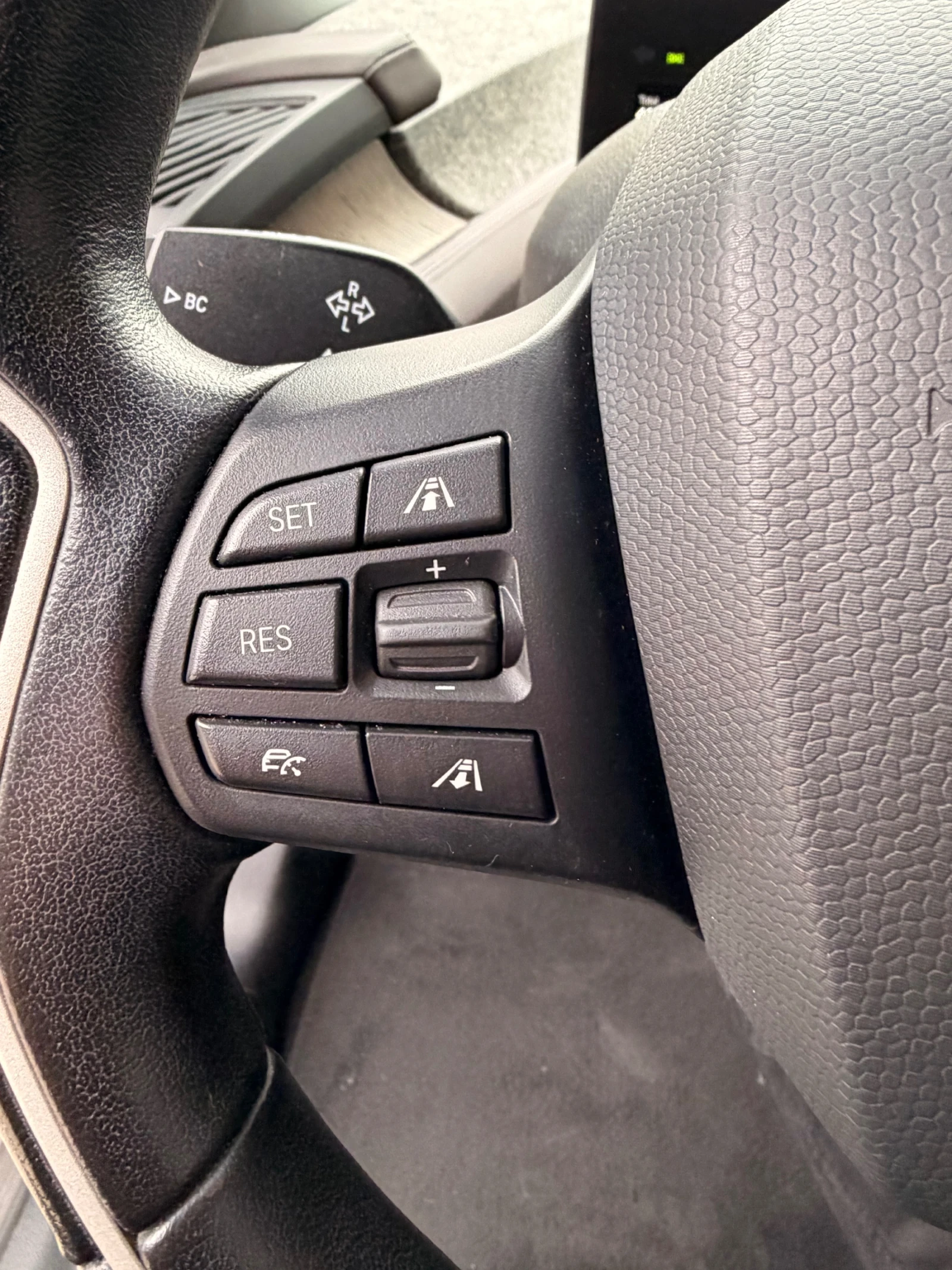 BMW i3 УНИКАТ* FULL* КОЖА* ШИБЕДАХ* ДИСТРОНИК* 20, снимка 6 - Автомобили и джипове - 53902591