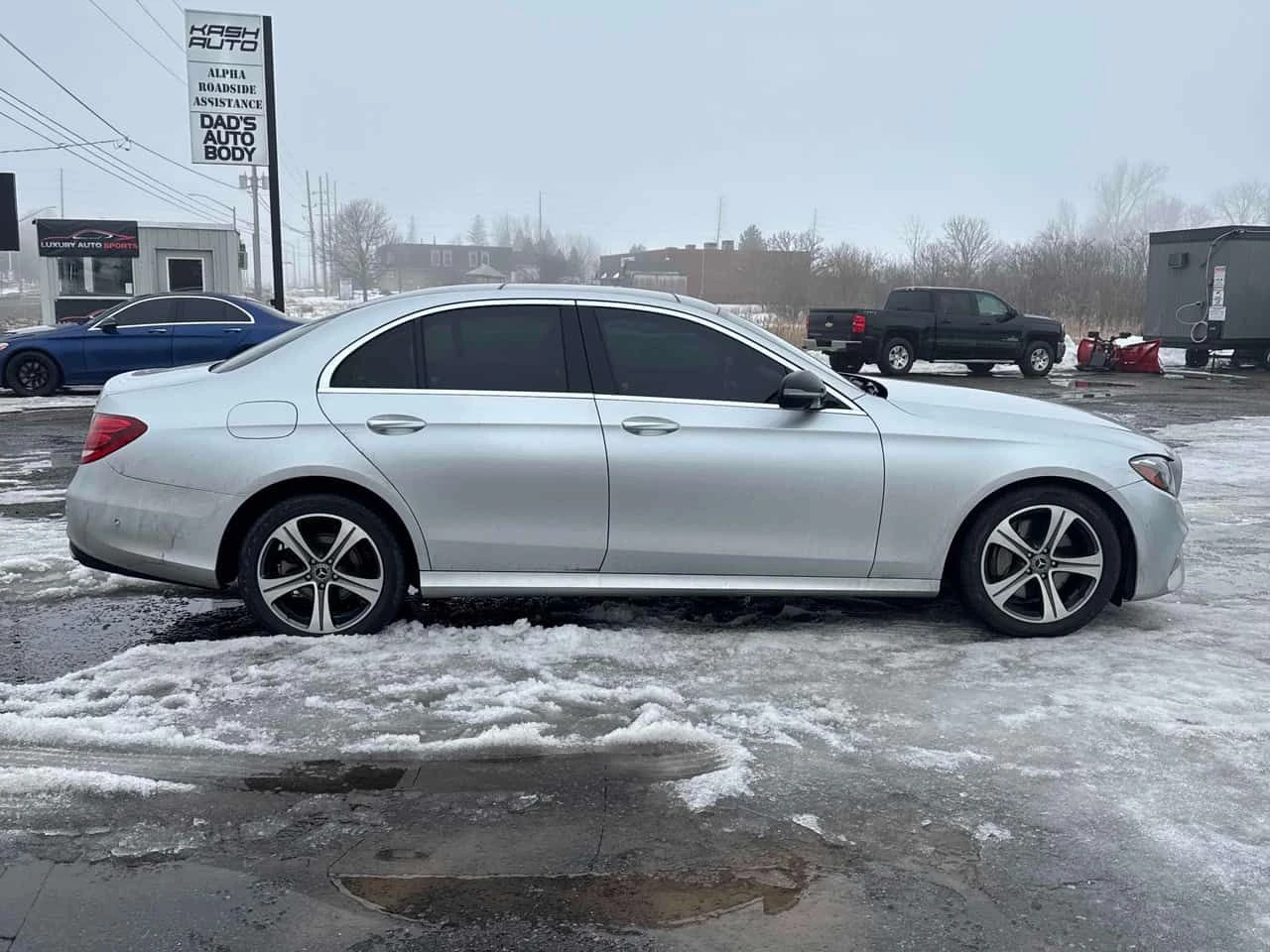 Mercedes-Benz E 300 * 4MATIC * BURMESTER * ХЕД ЪП * 360 * , снимка 3 - Автомобили и джипове - 53918262