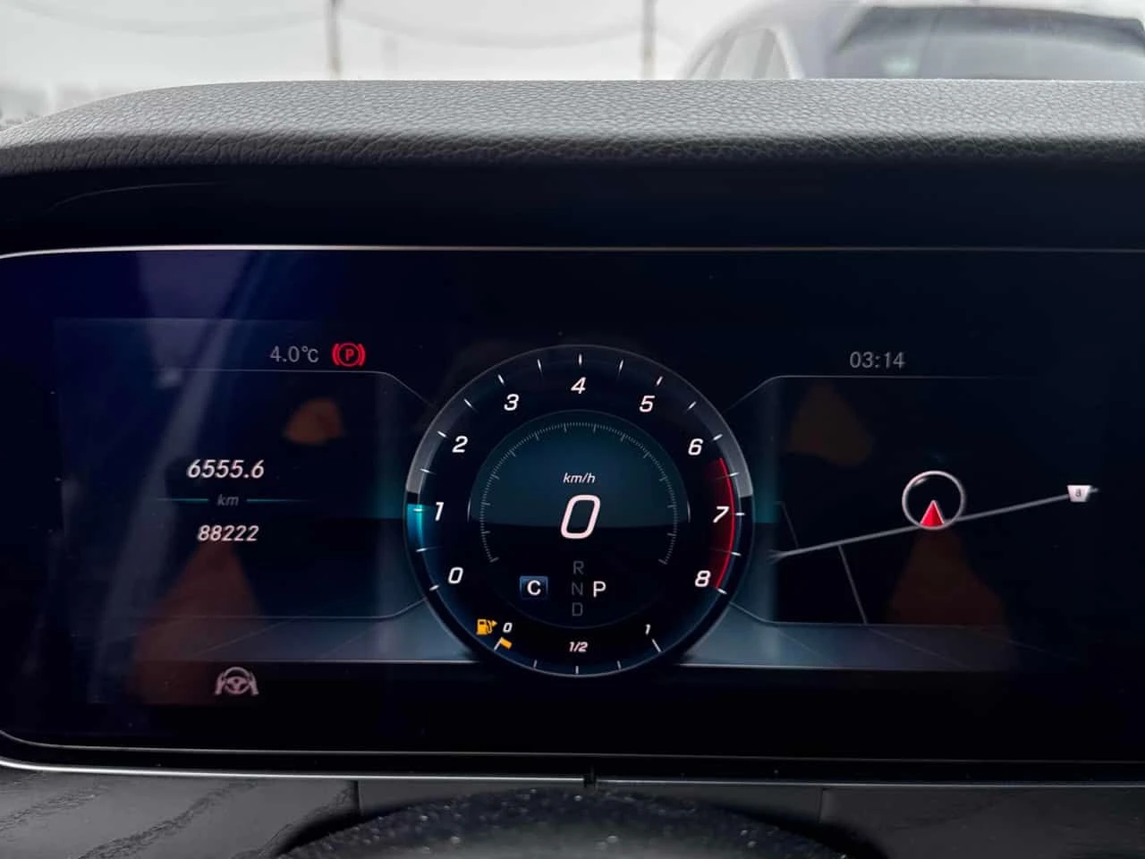 Mercedes-Benz E 300 * 4MATIC * BURMESTER * ХЕД ЪП * 360 * , снимка 8 - Автомобили и джипове - 53918262