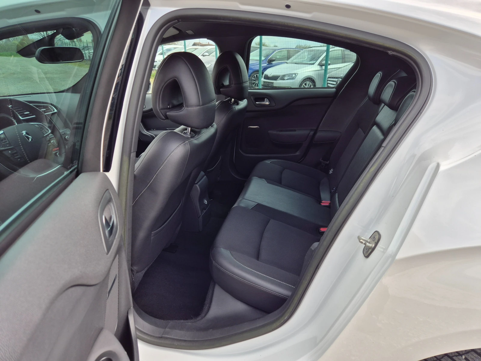 Citroen DS4 1.6HDI 115�� | Mobile.bg � ����������� 12