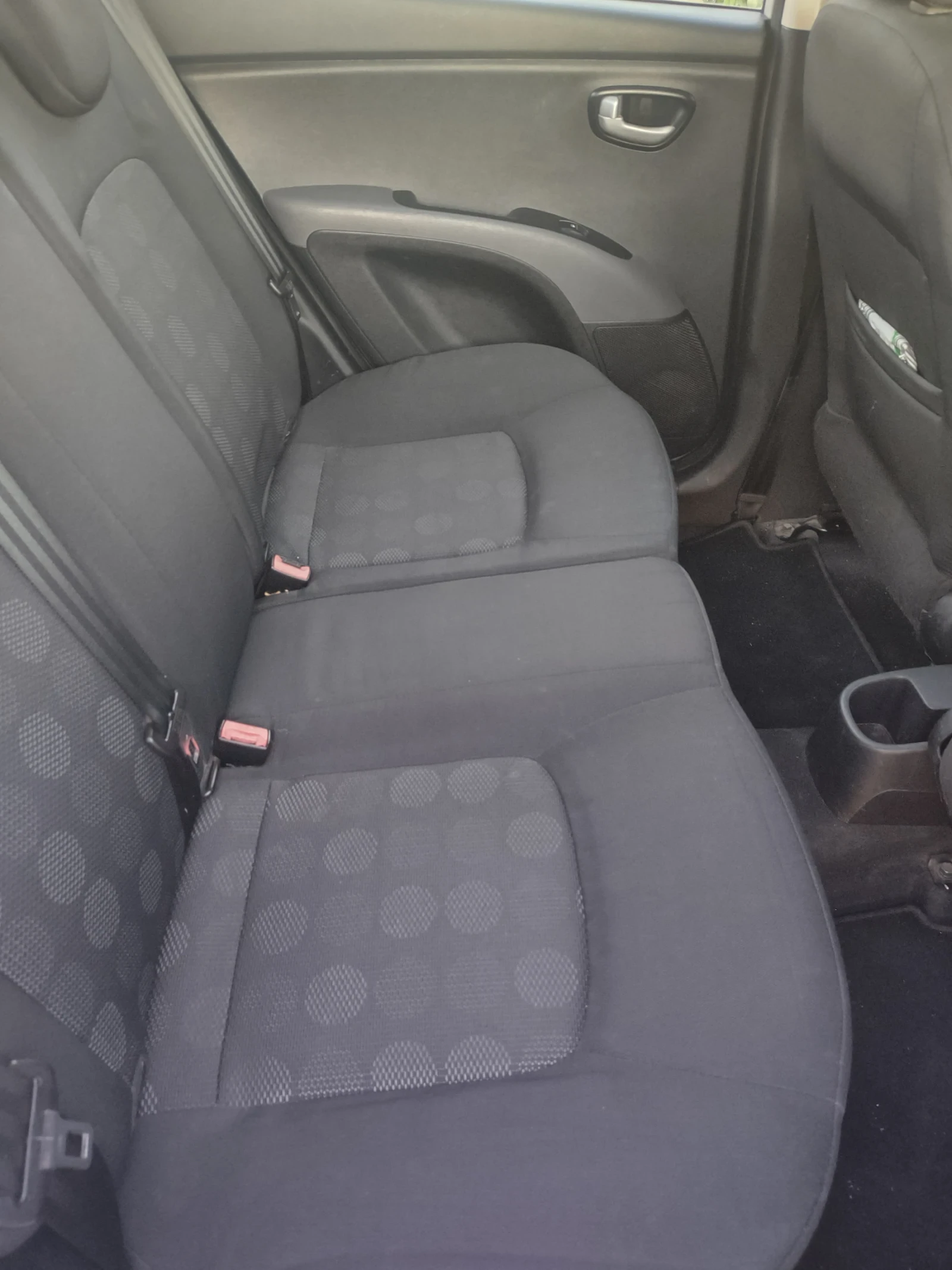 Hyundai I10, снимка 9 - Автомобили и джипове - 54128596