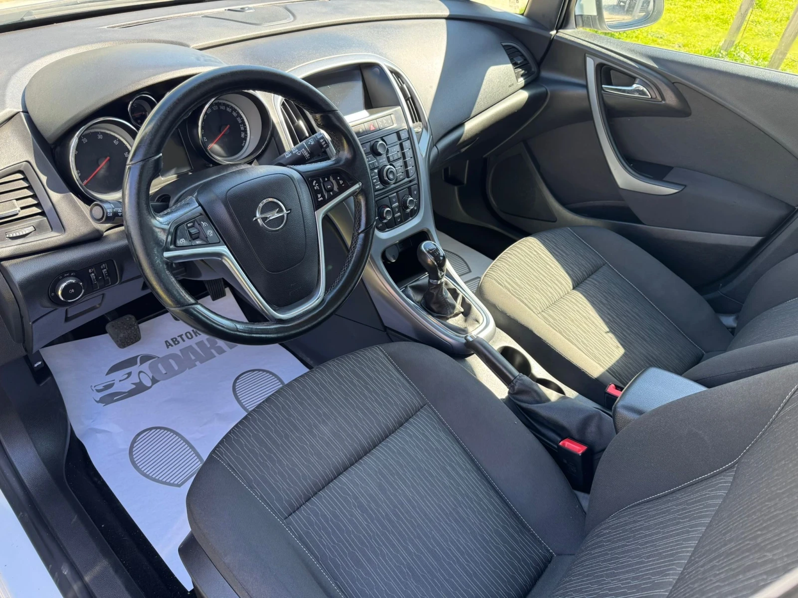 Opel Astra 1.6CDTi, снимка 7 - Автомобили и джипове - 54136207