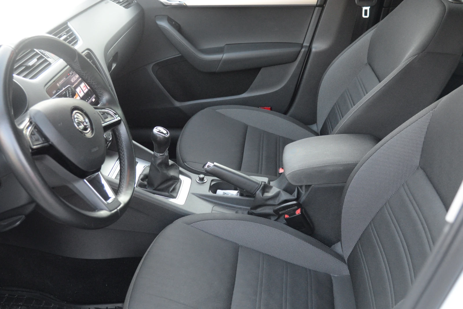 Skoda Octavia, снимка 8 - Автомобили и джипове - 55139451