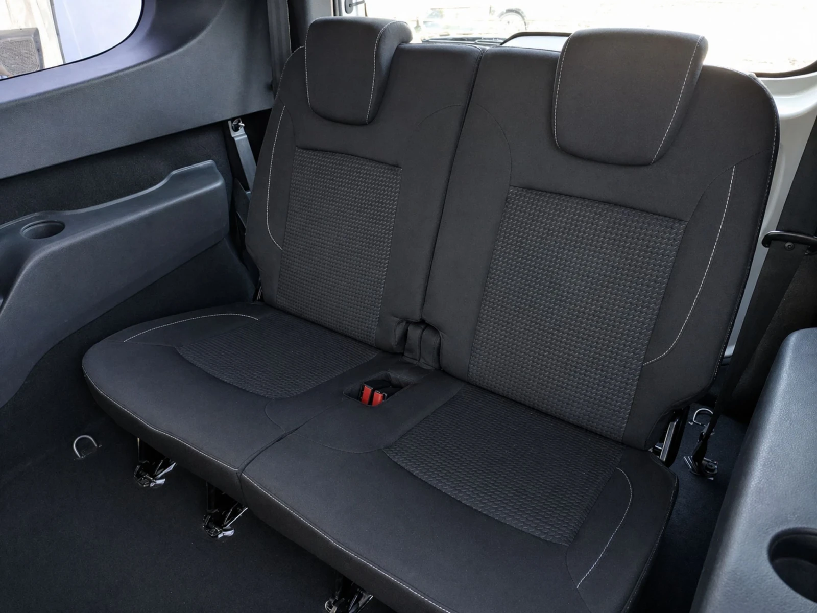 Dacia Lodgy 1.6 lpg 7 места, снимка 7 - Автомобили и джипове - 54329903