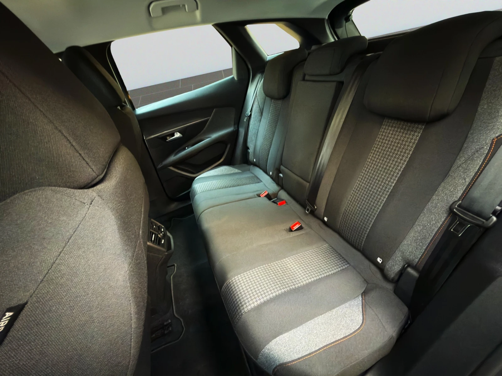 Peugeot 3008 ACTIVE 1.5HDi 130 Гаранция 2 г. Лизинг, снимка 12 - Автомобили и джипове - 54358789