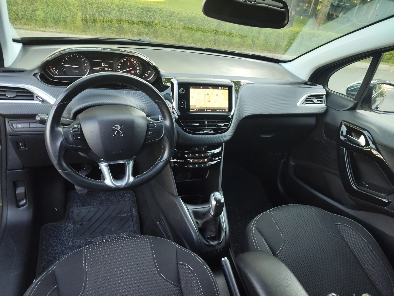 Peugeot 208 1, 2i 82ps ALLURE, снимка 6 - Автомобили и джипове - 55223730