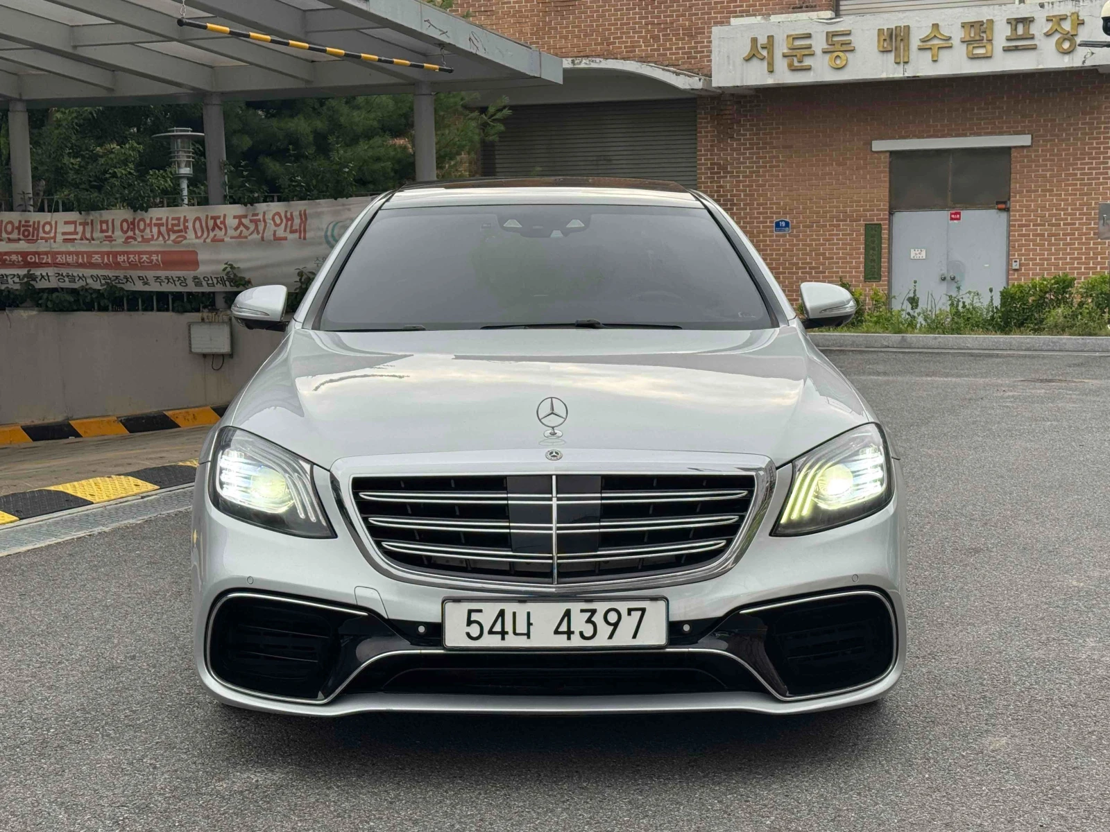 Mercedes-Benz S 350 AMG line/Head up/360 Cam/Подгрев/Обдух/ДИСТРОНИК, снимка 2 - Автомобили и джипове - 55444877