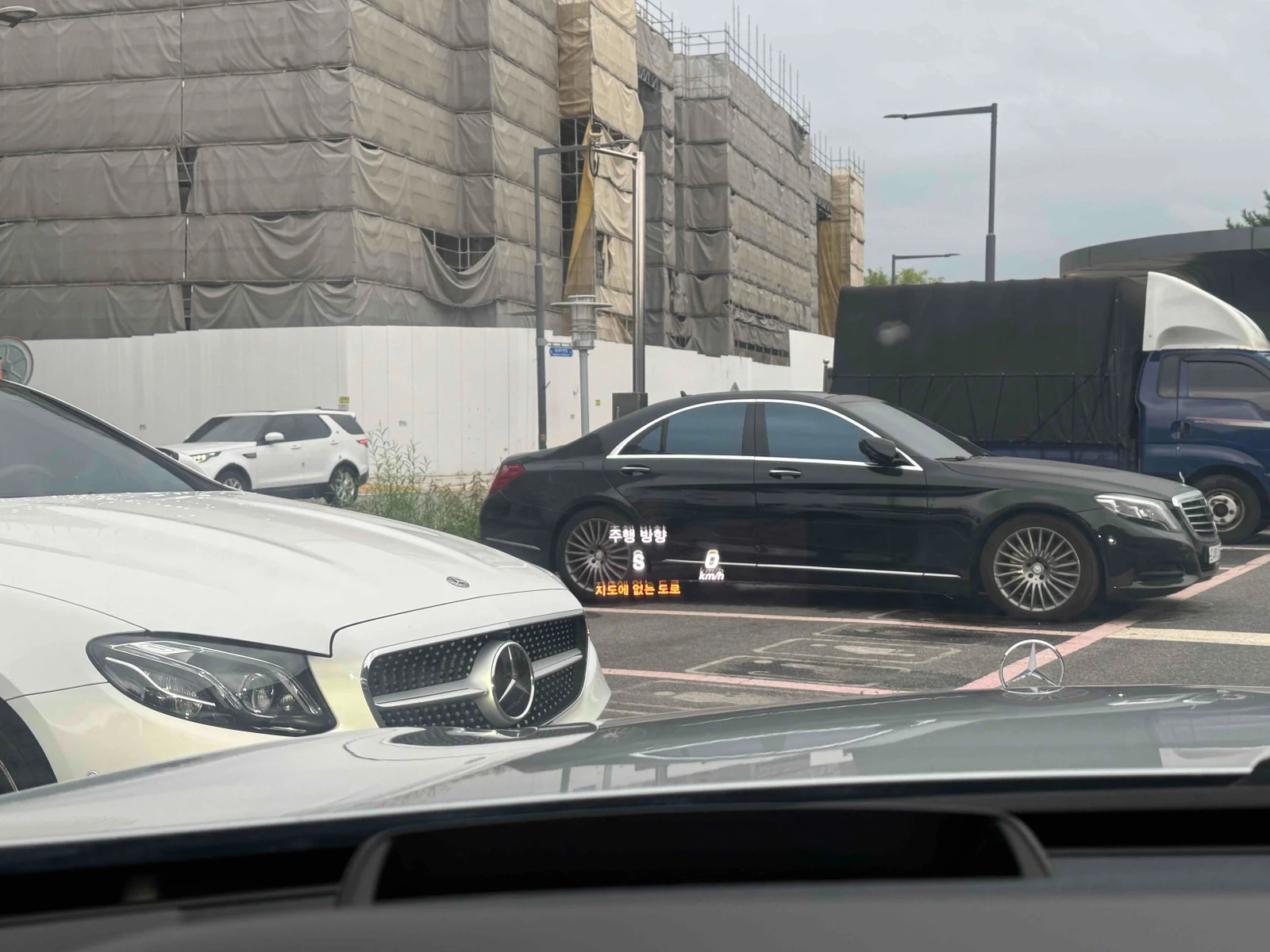 Mercedes-Benz S 350 AMG line/Head up/360 Cam/Подгрев/Обдух/ДИСТРОНИК, снимка 16 - Автомобили и джипове - 55444877