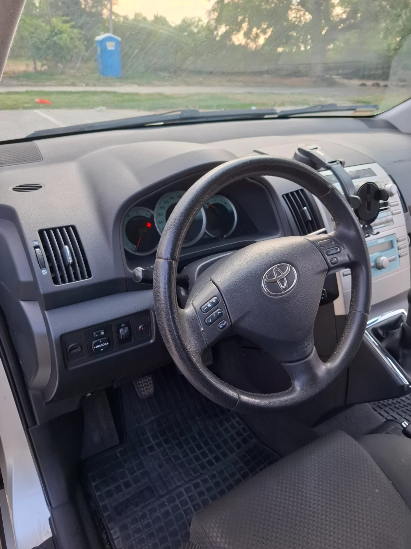 Toyota Corolla verso, снимка 5 - Автомобили и джипове - 55961928