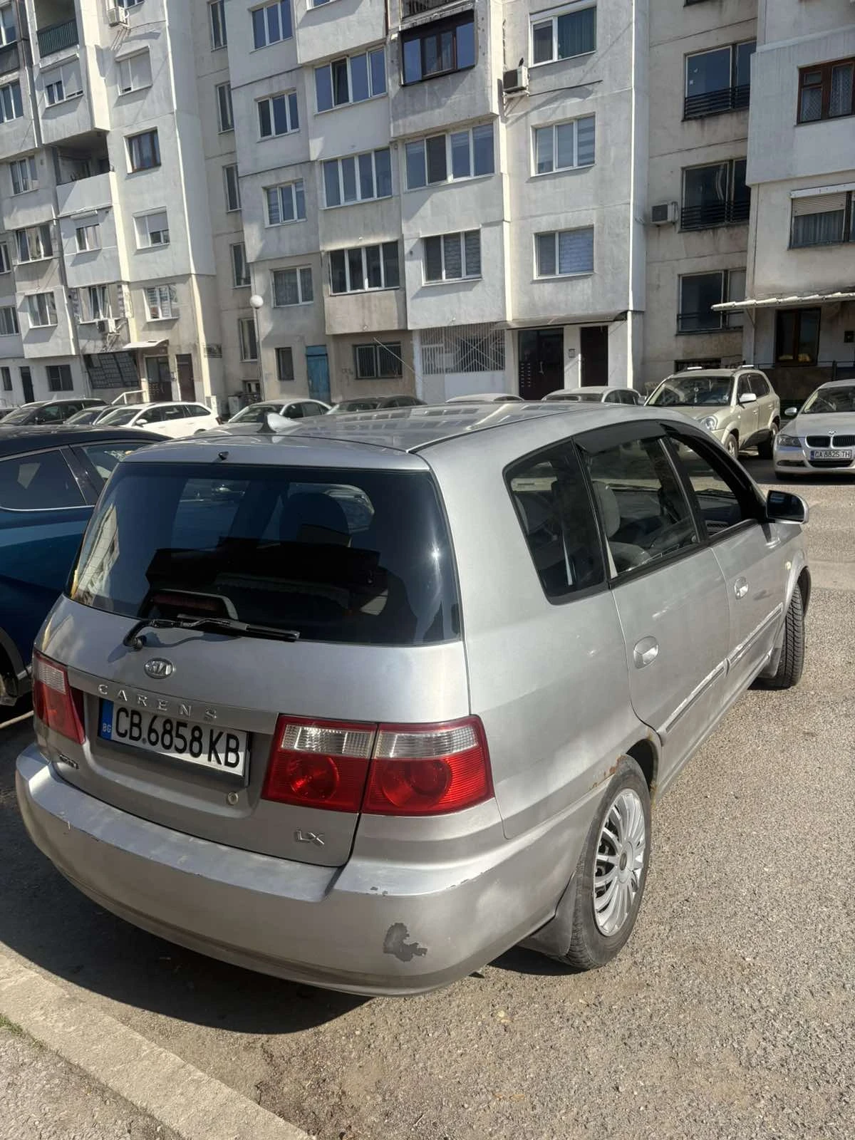 Kia Carens 1.9TDI, снимка 3 - Автомобили и джипове - 56220952