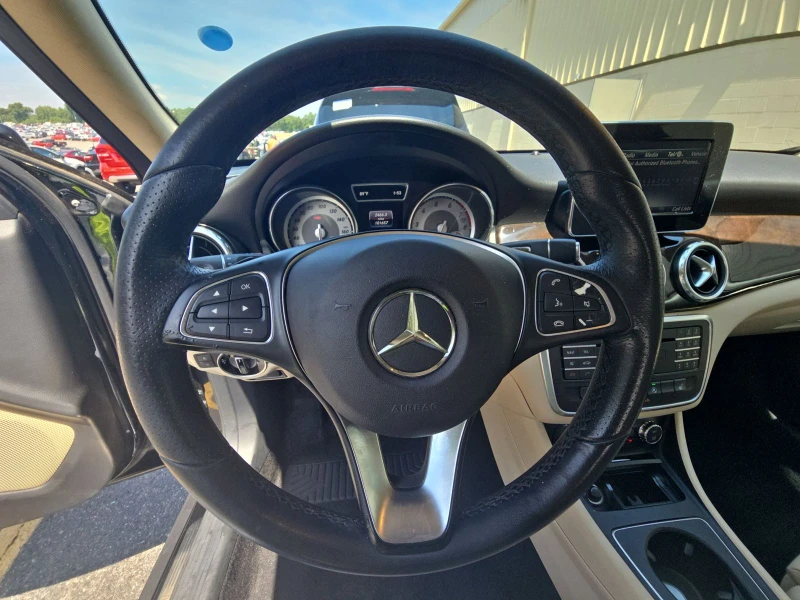 Mercedes-Benz GLA 250, снимка 9 - Автомобили и джипове - 47294596