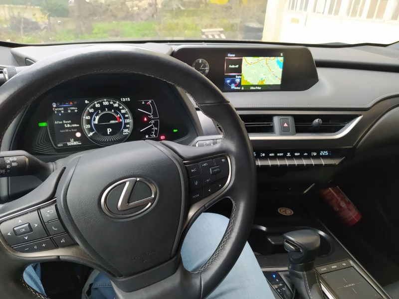 Lexus UX 250h 250HIBRID, снимка 10 - Автомобили и джипове - 48382880