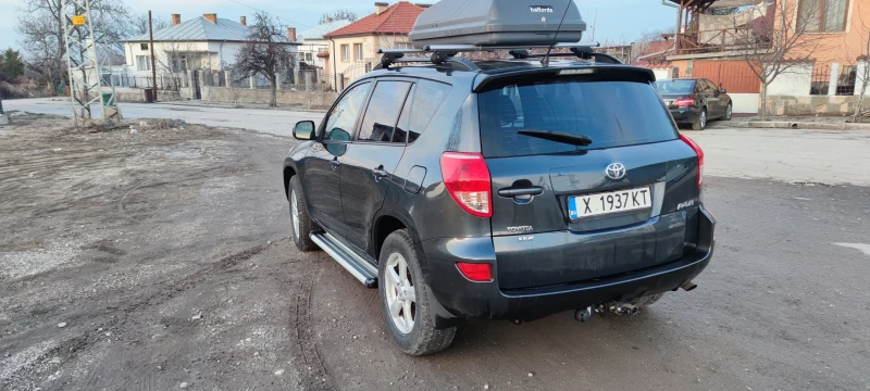 Toyota Rav4 D4D, снимка 3 - Автомобили и джипове - 48789145