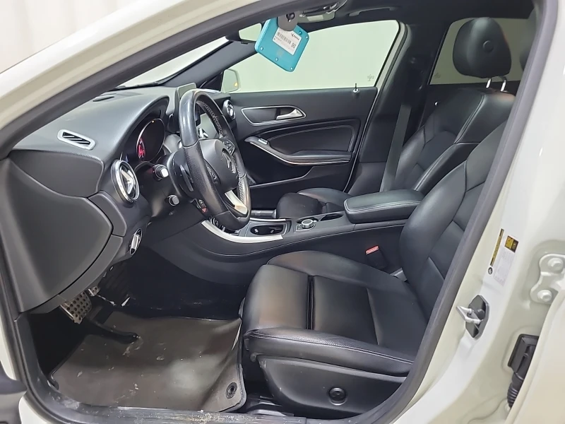 Mercedes-Benz GLA 250 * CARFAX* , снимка 5 - Автомобили и джипове - 53489321