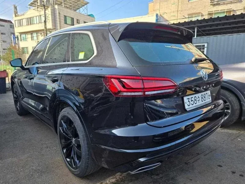 VW Touareg 3.0 TDI R-Line, снимка 3 - Автомобили и джипове - 54785319