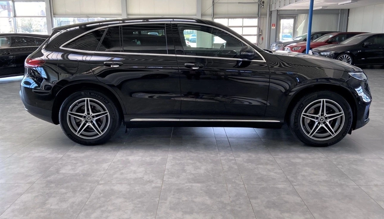 Mercedes-Benz EQC 400 4Matic AMG Line - изображение 3