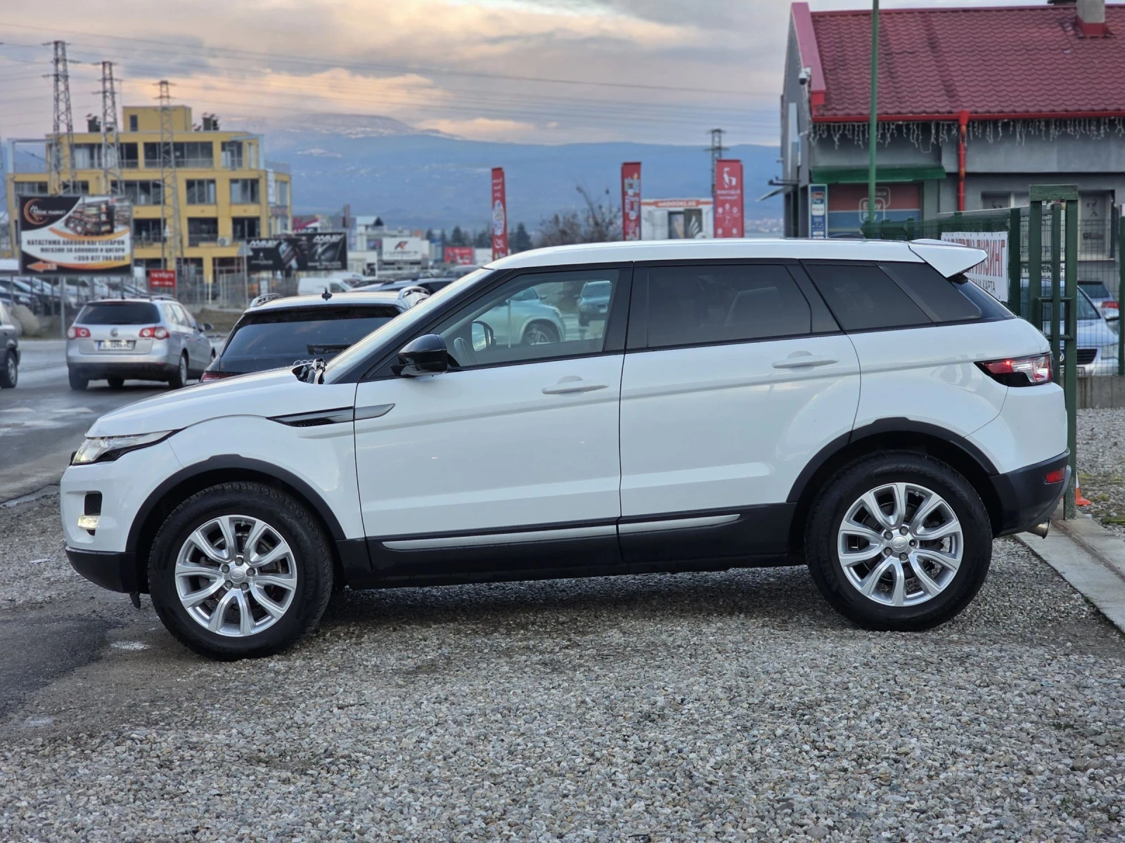 Land Rover Range Rover Evoque 2.2 DT4 4X4 150 k.c. 9 скор. Топ  - изображение 2