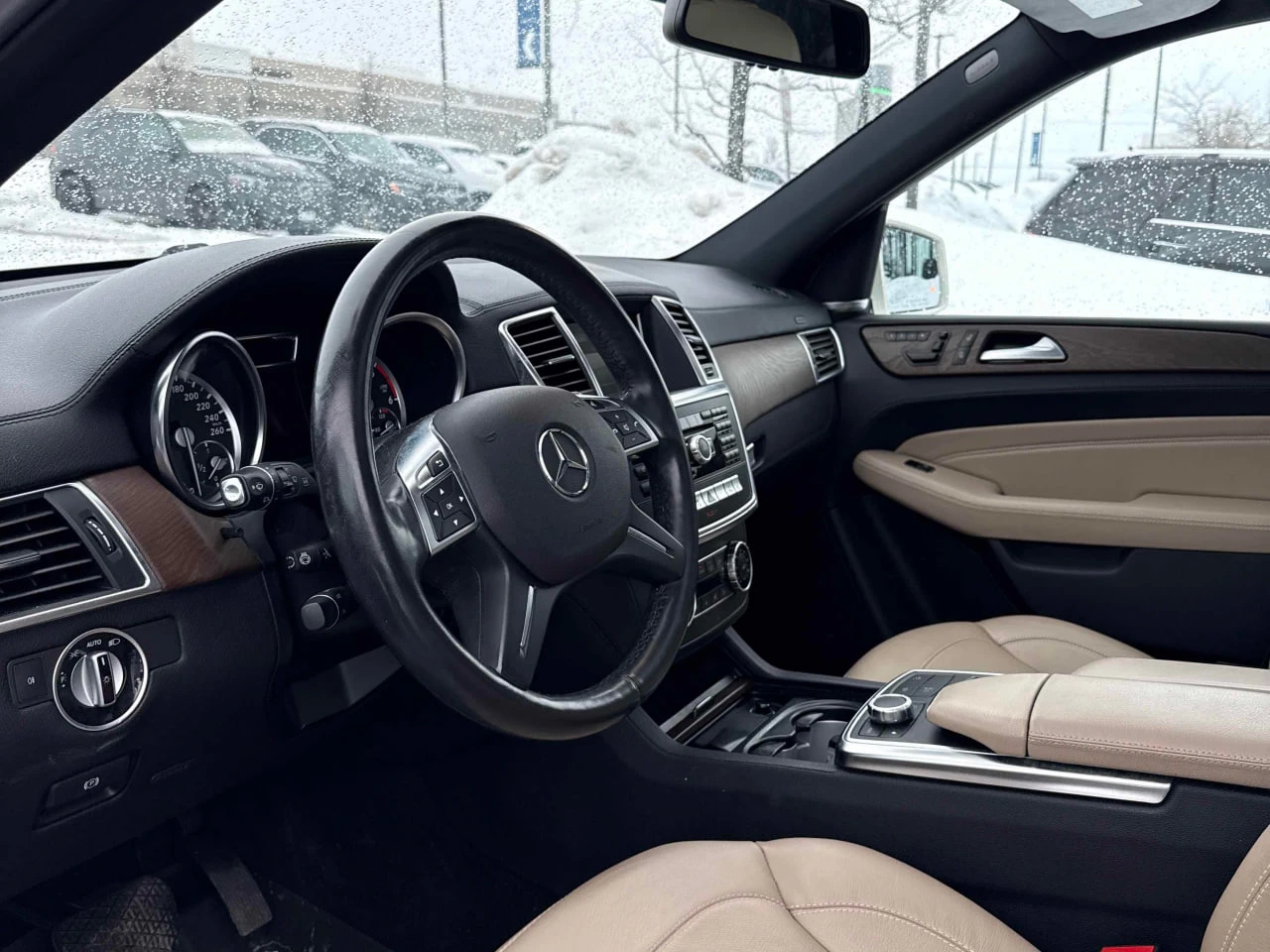 Mercedes-Benz ML 350 4MATIC * 360 КАМЕРА* ПРЕДСТАВИТЕЛСТВО НА MERCEDES* - изображение 7