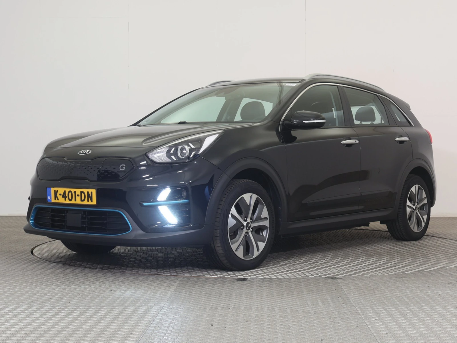 Kia Niro 65 kWh DynamicLine, снимка 4 - Автомобили и джипове - 53871704