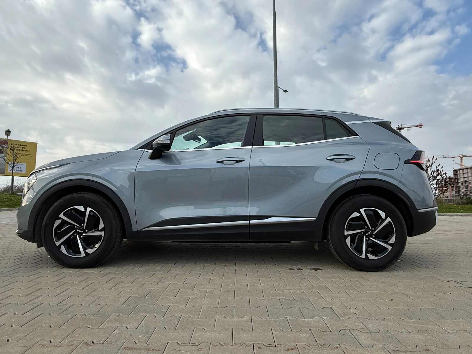 Kia Sportage 1.6 T-GDI, Hybrid 230 к.с., сервизна история, снимка 2 - Автомобили и джипове - 54197646