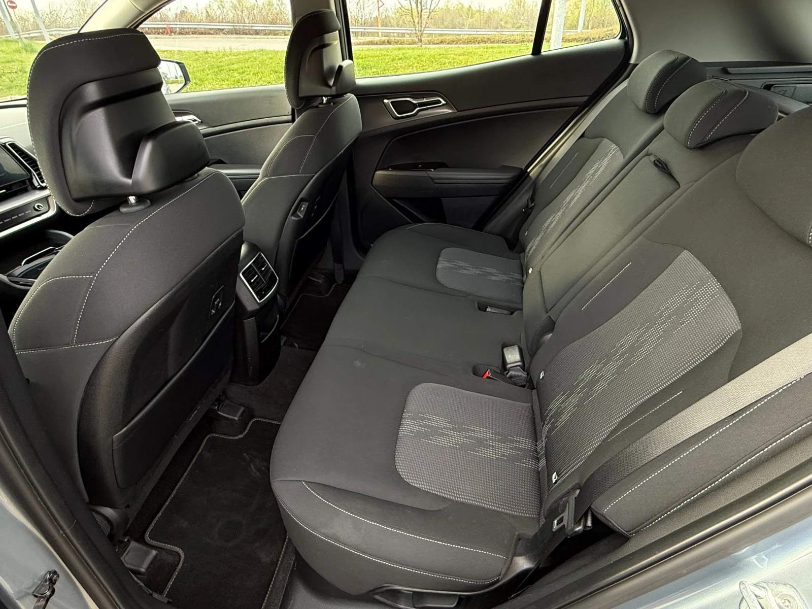 Kia Sportage 1.6 T-GDI, Hybrid 230 к.с., сервизна история, снимка 10 - Автомобили и джипове - 54197646