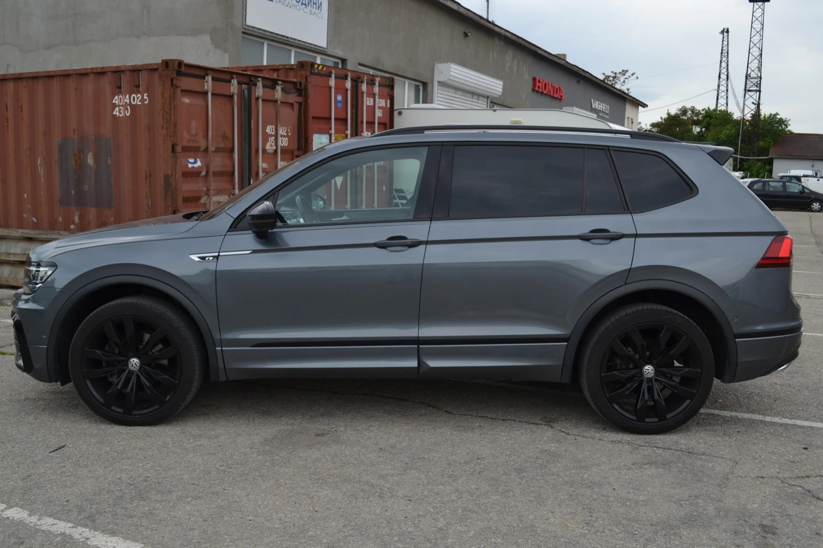 VW Tiguan 2.0TDI R-line 7DSG, снимка 6 - Автомобили и джипове - 54658694