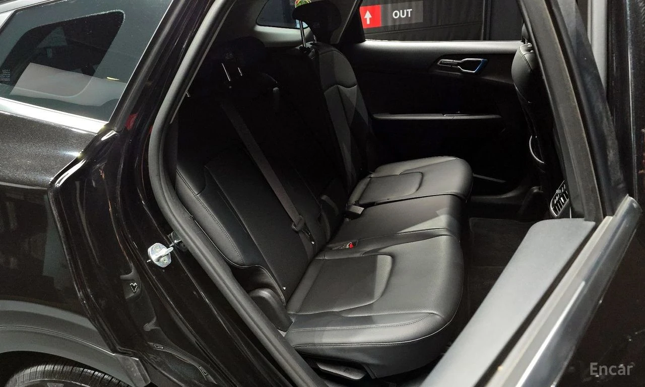 Kia Sportage Prestige AWD* HARMAN KARDON* ПОДГРЕВ* ОБДУХВАНЕ* , снимка 14 - Автомобили и джипове - 54711843