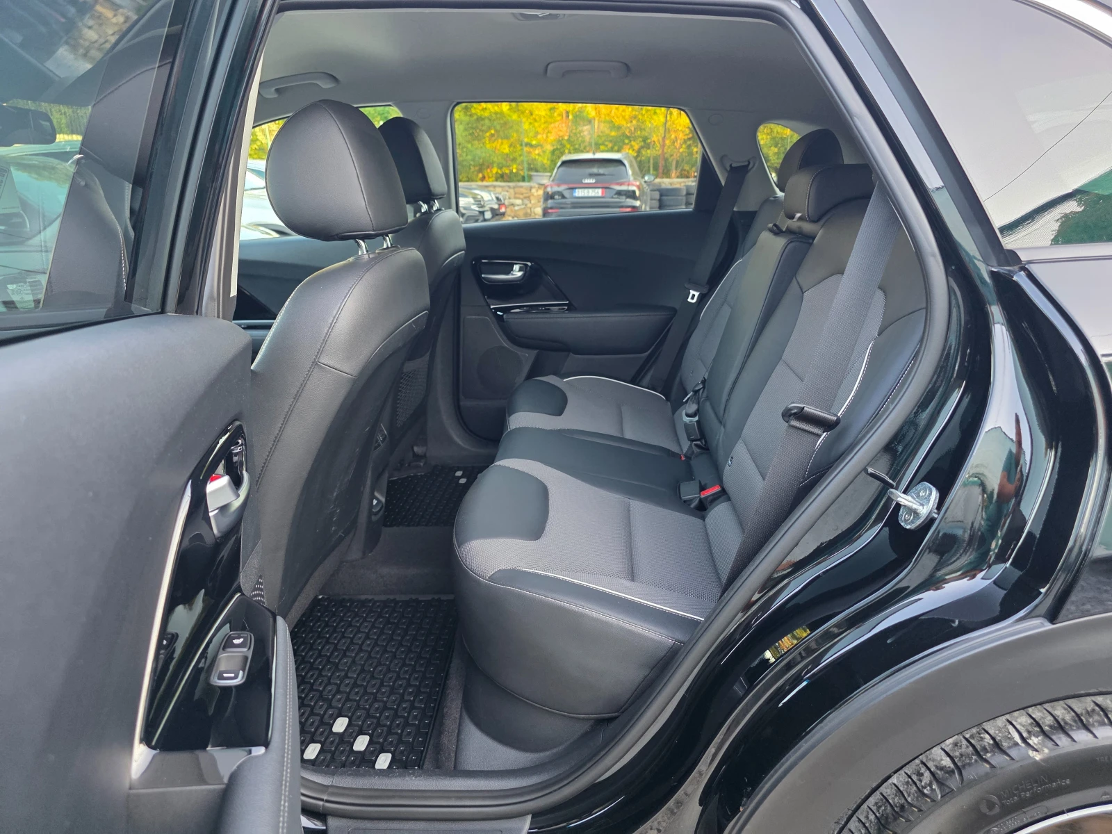 Kia Niro 204 К.С. 64 KW 450 КМ ПРОБЕГ/ ТЕРМОПОМПА , снимка 8 - Автомобили и джипове - 55496514