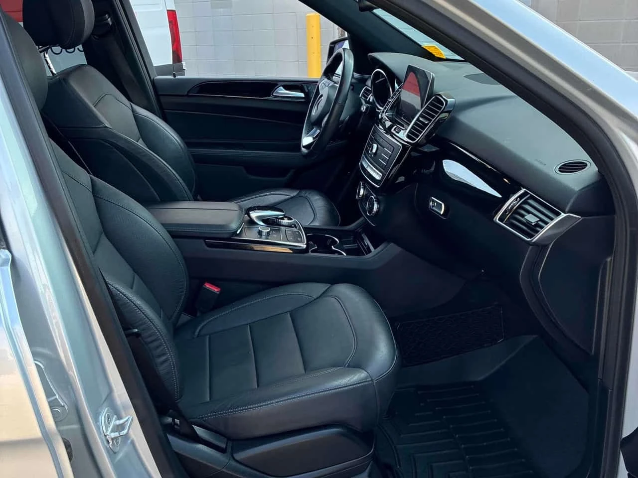 Mercedes-Benz GLE 43 AMG /DIS/360/Harman Kardon/Обдухване , снимка 14 - Автомобили и джипове - 55767737
