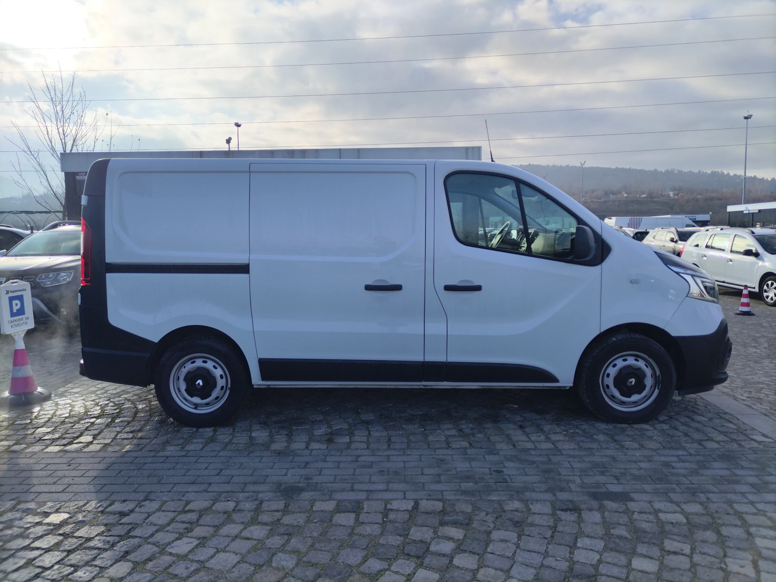 Renault Trafic 2.0dCi/145к.с/ Life L1H1 - изображение 4