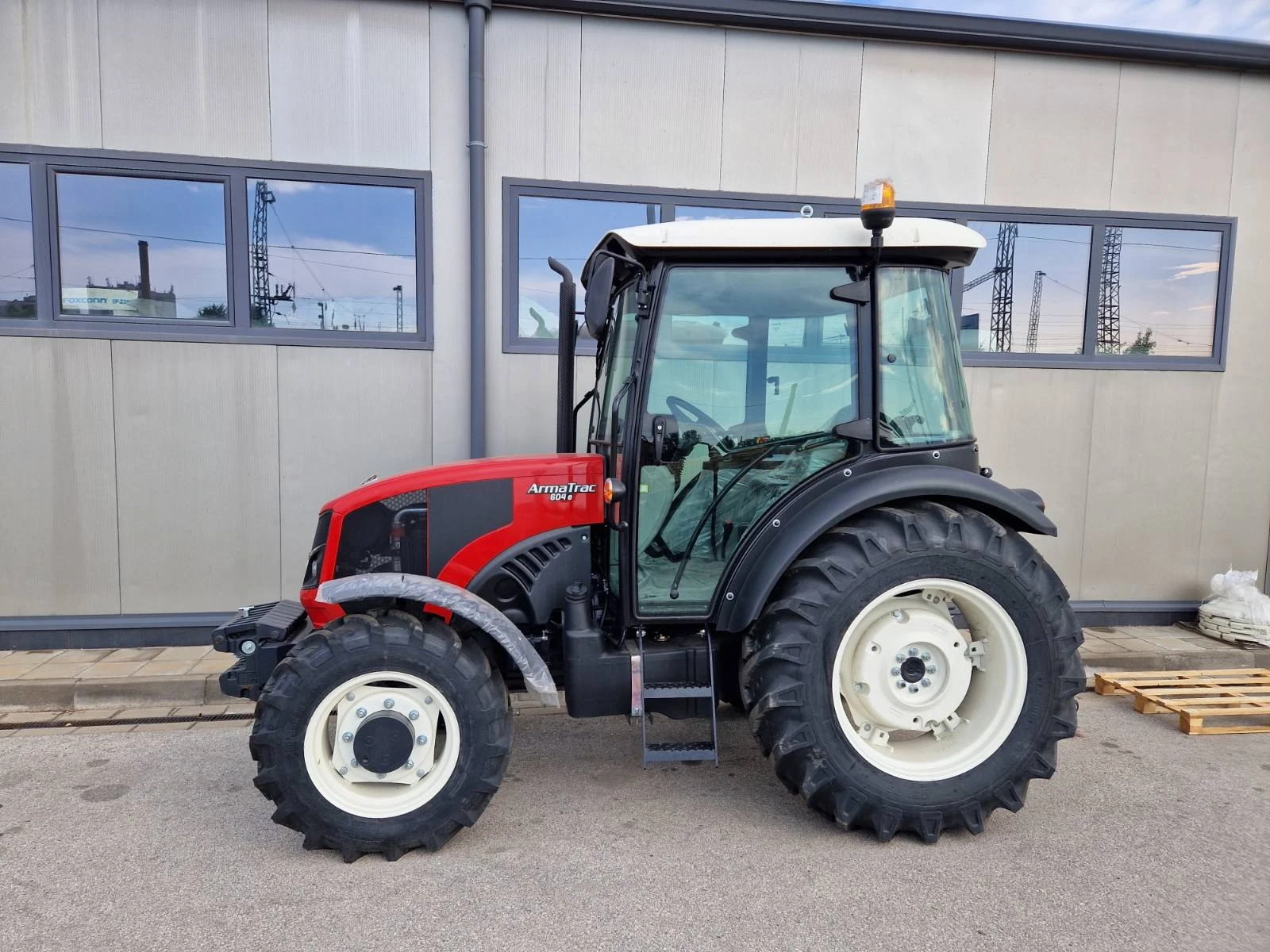 Трактор Armatrac 604е с Климатик, снимка 1