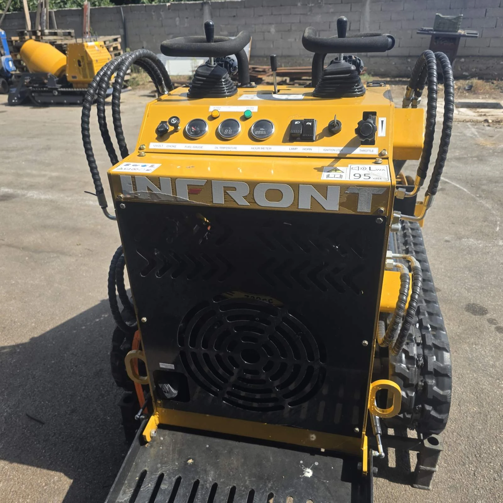 ���� ����� �������� International Infront YF380 | Mobile.bg � ����������� 3