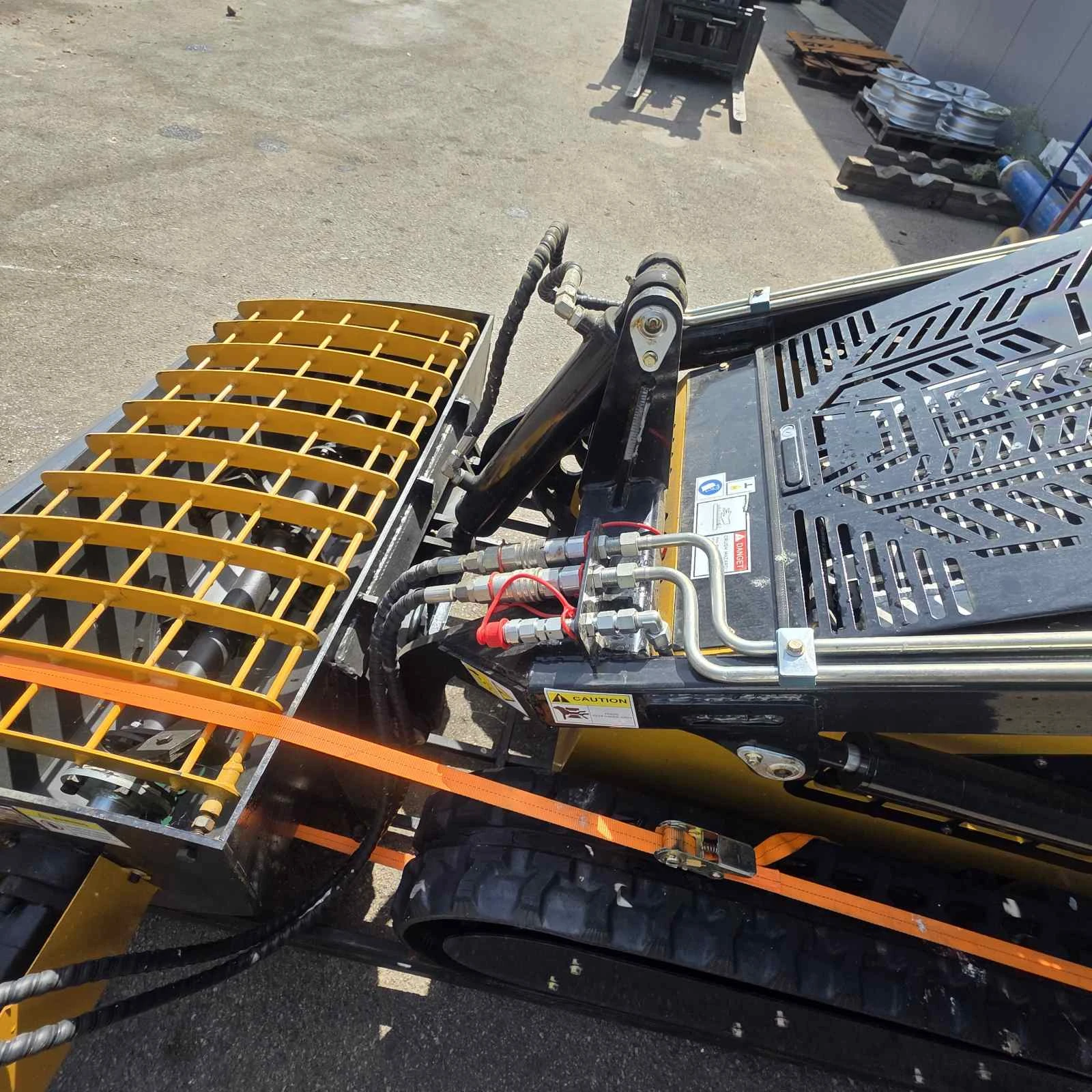 ���� ����� �������� International Infront YF380 | Mobile.bg � ����������� 10