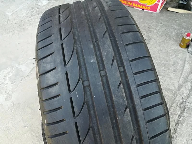 Гуми Летни 235/45R19, снимка 2 - Гуми и джанти - 21495720