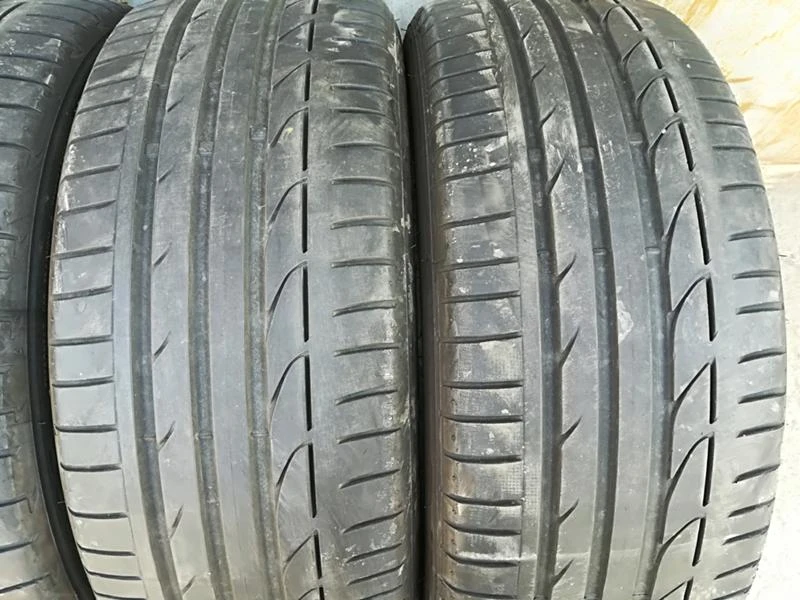 Гуми Летни 235/45R19, снимка 8 - Гуми и джанти - 21495720