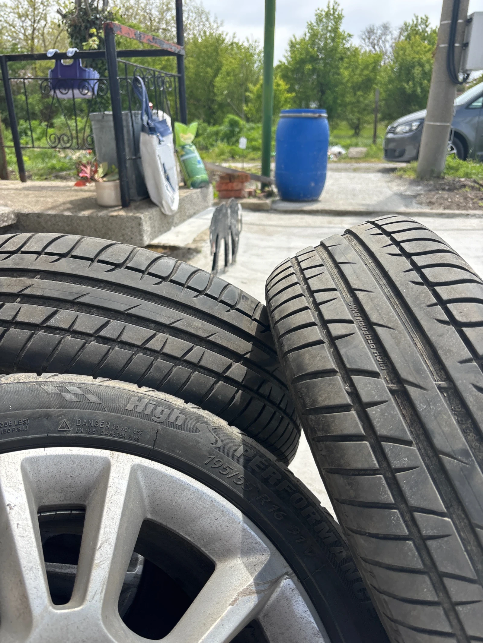 Гуми с джанти Други 195/55R16, снимка 2 - Гуми и джанти - 54409837