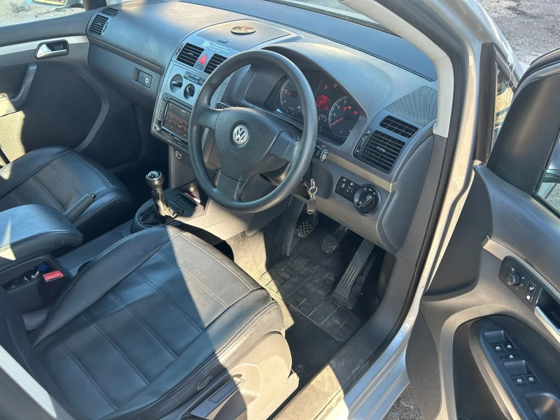 VW Touran 1.9TDI 105кс BXE 6ck. NAVI, снимка 7 - Автомобили и джипове - 47224332