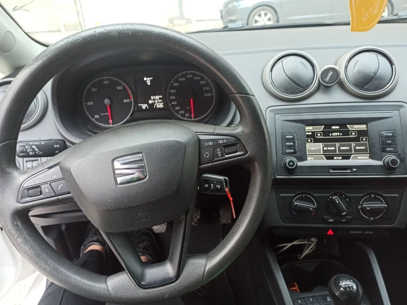 Seat Ibiza, снимка 2 - Автомобили и джипове - 48042860