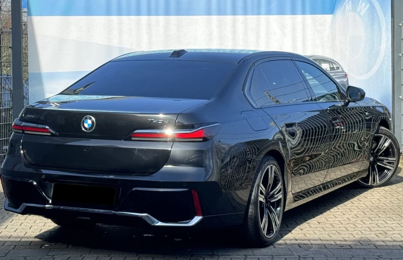 BMW 740 d xDrive = M-Sport= Shadow Line Гаранция, снимка 3 - Автомобили и джипове - 49374473