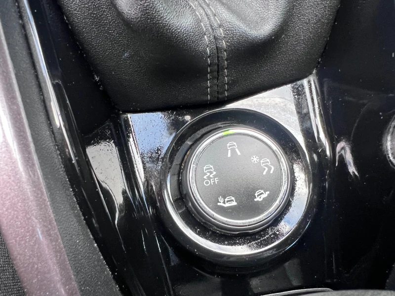 Peugeot 2008 1.6 HDI, снимка 10 - Автомобили и джипове - 49846558