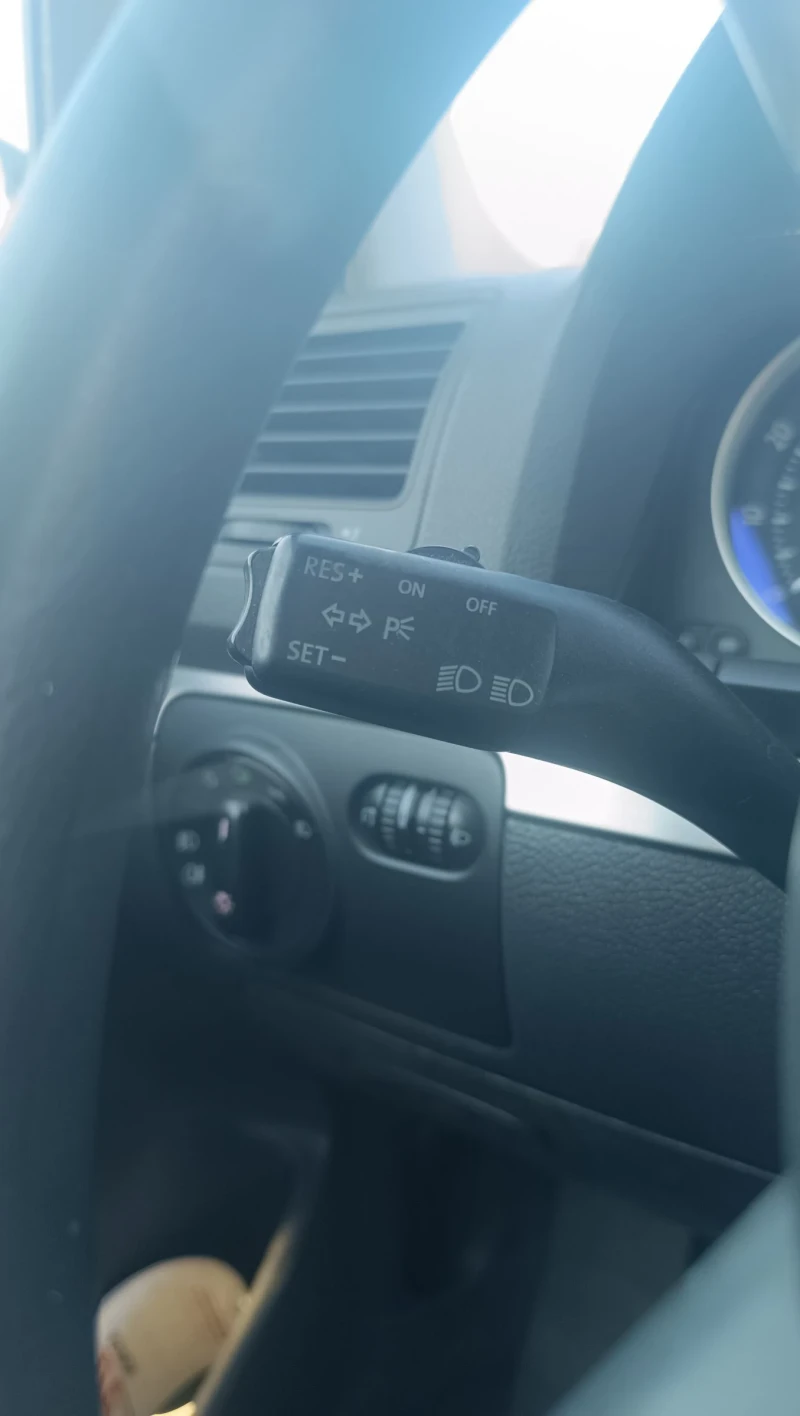 VW Golf 1.6 FSI 115кс. , снимка 9 - Автомобили и джипове - 51738844