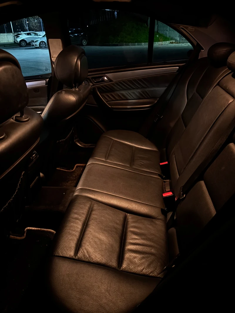Mercedes-Benz C 320, снимка 7 - Автомобили и джипове - 52666277