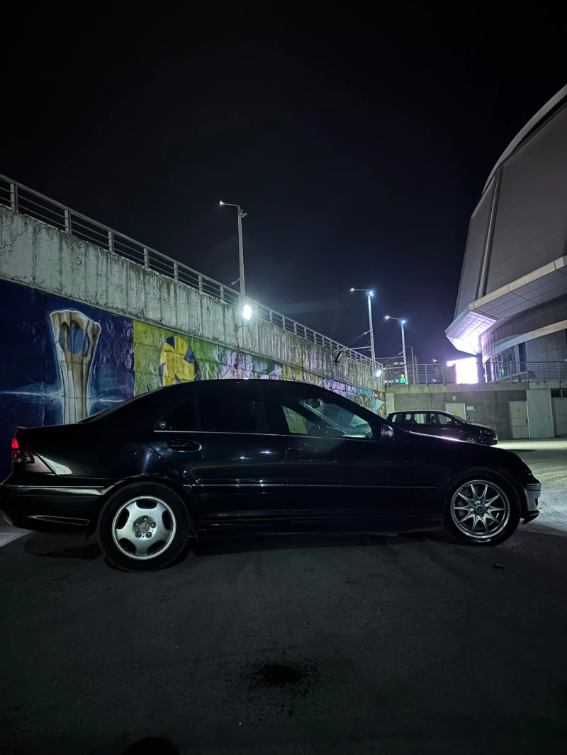 Mercedes-Benz C 320, снимка 2 - Автомобили и джипове - 52666277