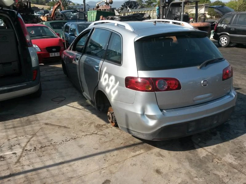 Fiat Croma 2,4 1.9 mjet, снимка 4 - Автомобили и джипове - 45613919