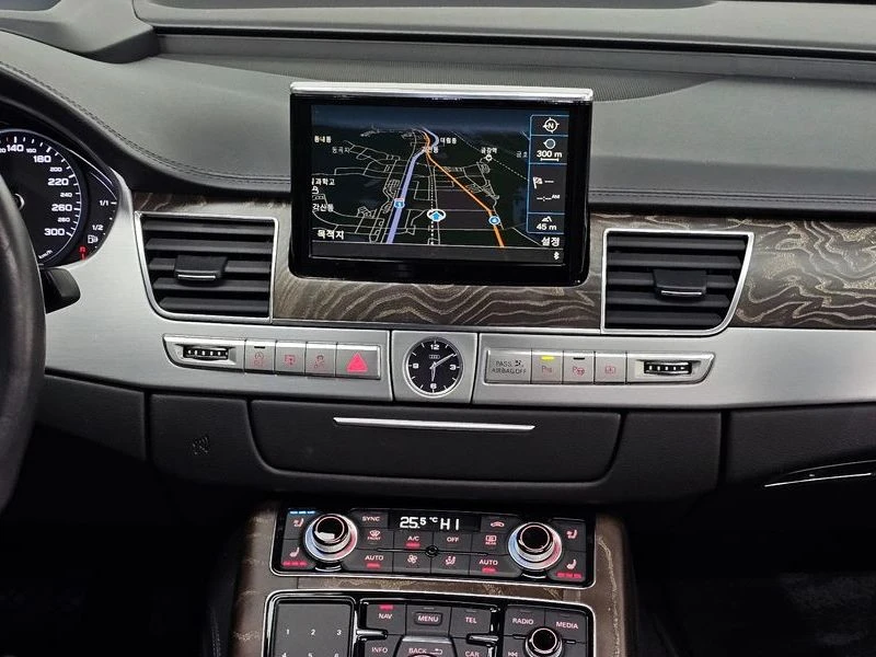 Audi A8 4.0 CTG Automatic, снимка 14 - Автомобили и джипове - 55450723