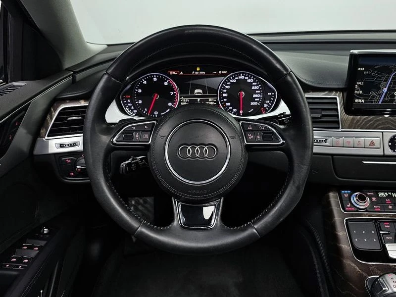 Audi A8 4.0 CTG Automatic, снимка 11 - Автомобили и джипове - 55450723
